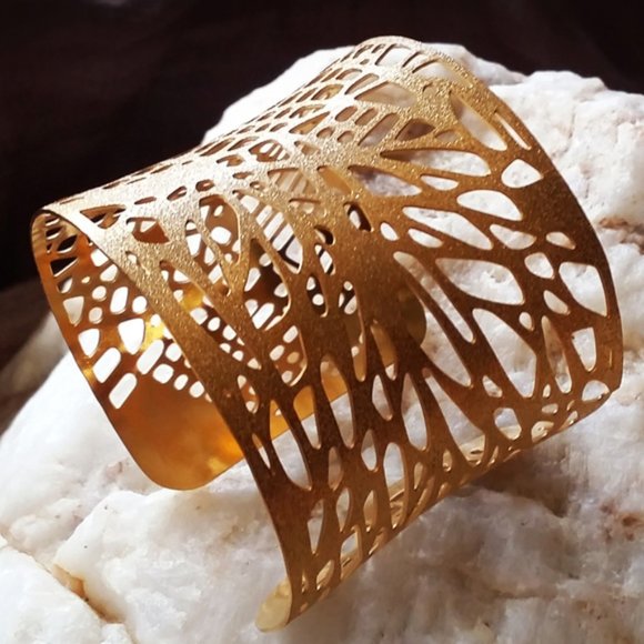 GG Unique Jewelry Jewelry - Bracelet 14K Gold-plated Handcarved Cuff